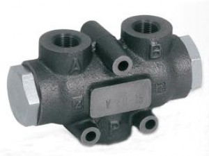 這類產品，主要使液壓缸或液壓馬達實現液壓同步，同步精度5% - 0.5%,同步精度更液壓系統的流量和要同步元件的壓差有關。